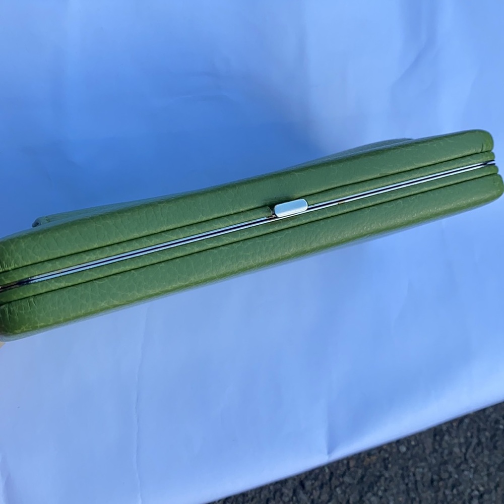 Green Target Wallet - Picture 3 of 6